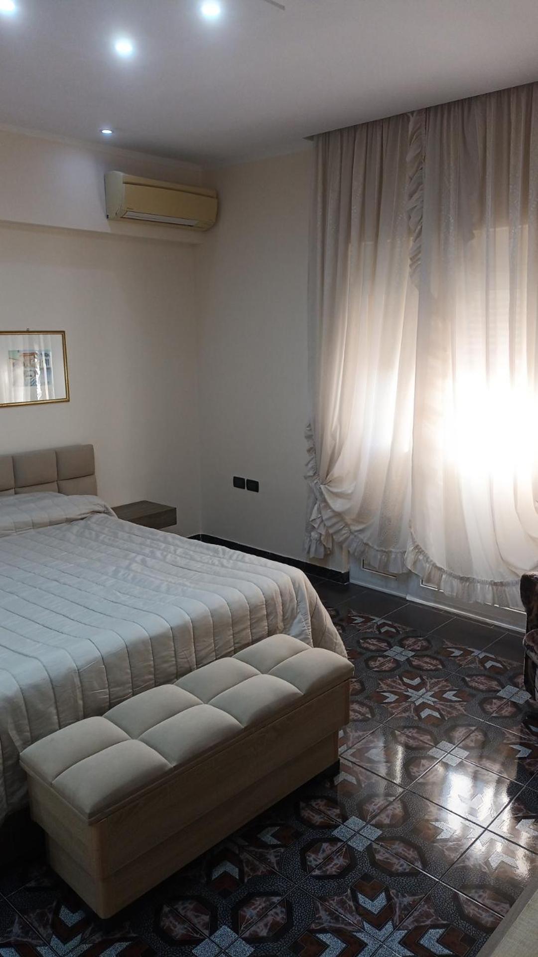 Royal Aparthotel Vlorë Exterior foto