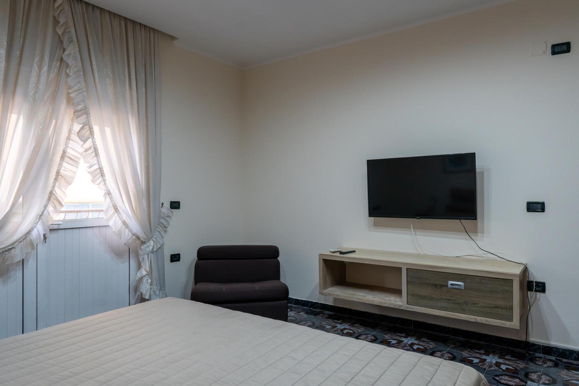 Royal Aparthotel Vlorë Exterior foto